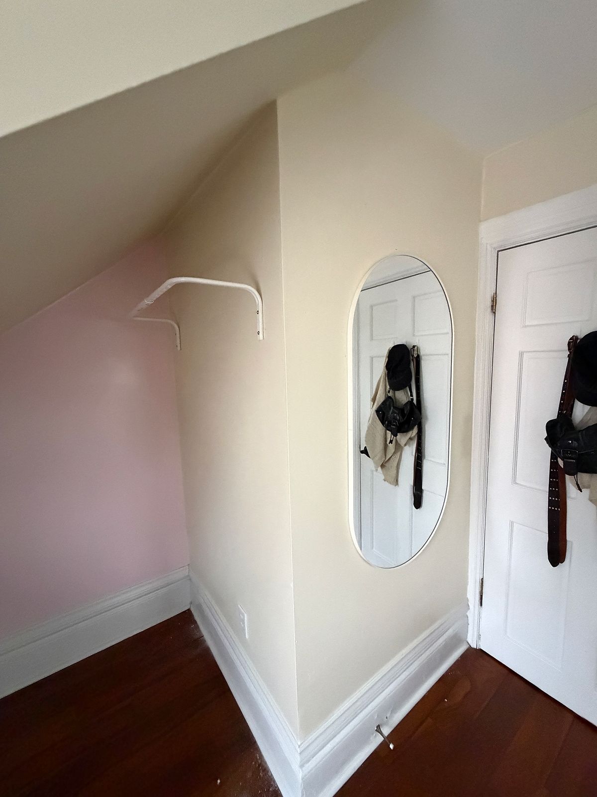 Entryway Oval Mirror Mounting Angle